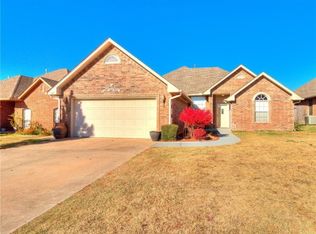 625 E Elder Ln, Mustang, OK 73064