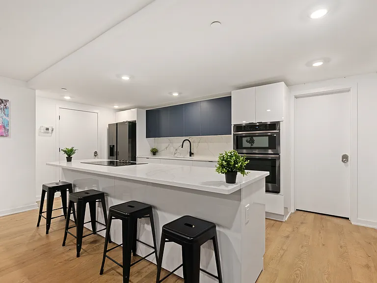 630 Moore St #4R — Photo 13