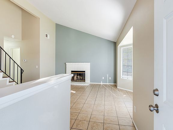4th image of 3121 Inland Empire Blvd #4