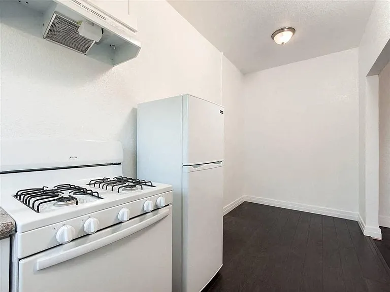 Kitchen dining