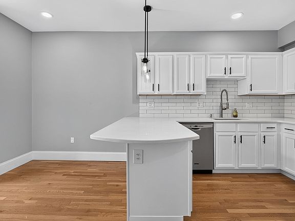 5th image of 254 Lafayette St Unit 2F