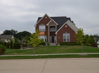 51921 Red Cedar, South Lyon, MI 48178