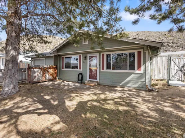 225 Palace Dr, Reno, NV 89506