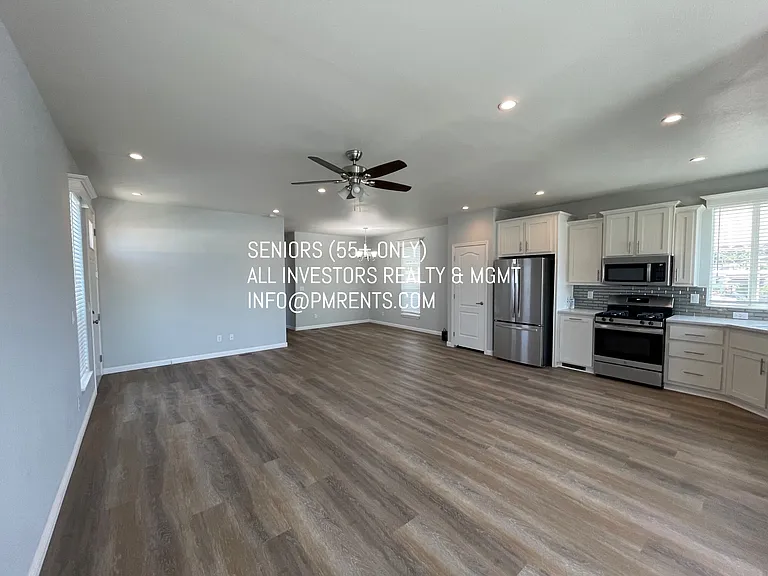 141 Douglas Dr #75 — Photo 7