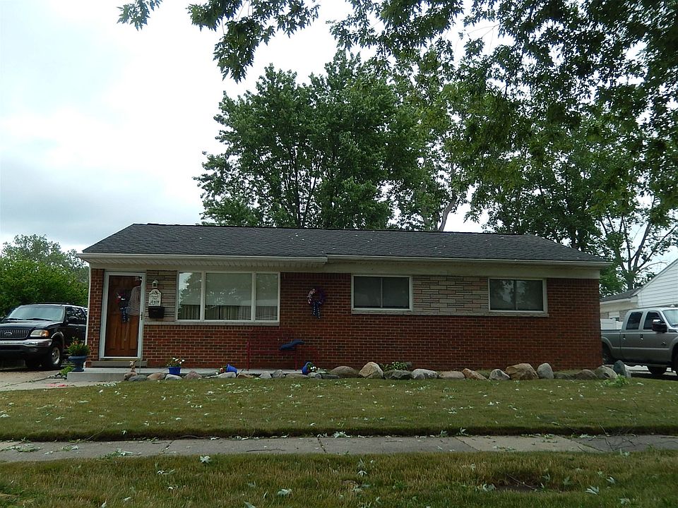 1st image of 15409 Dumay St