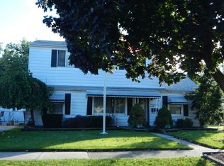 26354 Academy St, Roseville, MI 48066