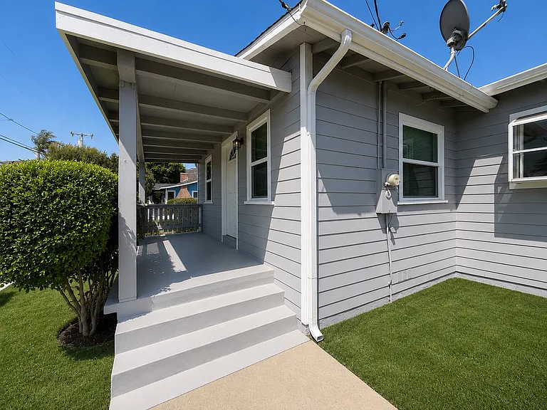156 S Santa Rosa St — Photo 3