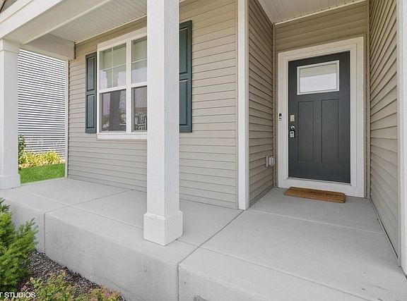 2nd image of 6813 Cobble Springs Ln