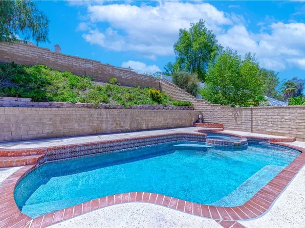 21452 Carol Sue Ln, Santa Clarita, CA 91350