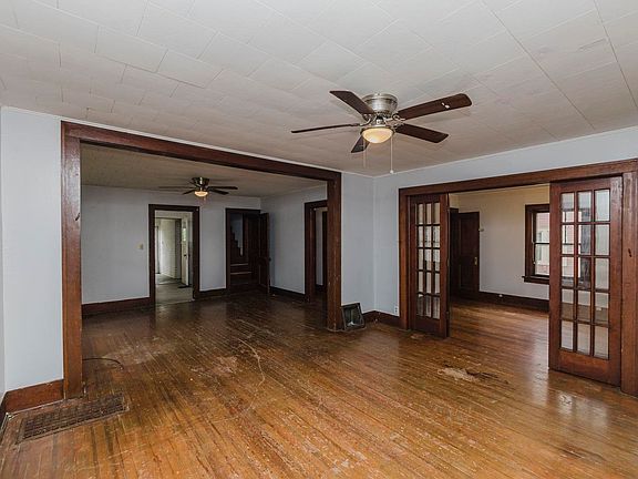 4th image of 311 Locust St