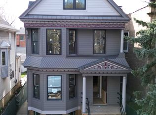 3904 N Hamilton Ave, Chicago, IL 60618