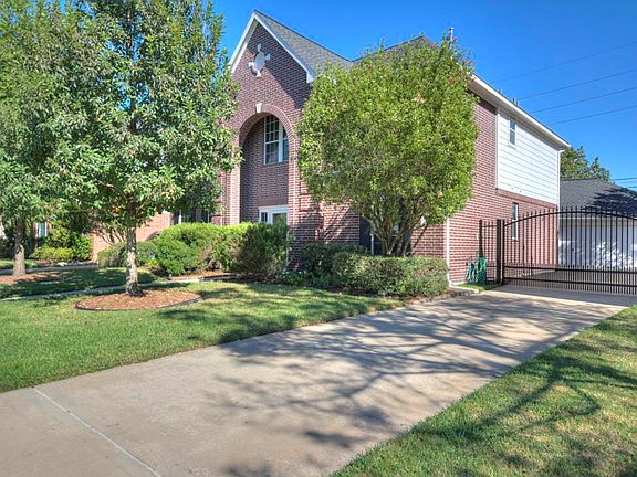 2nd image of 2507 Foxglove Dr