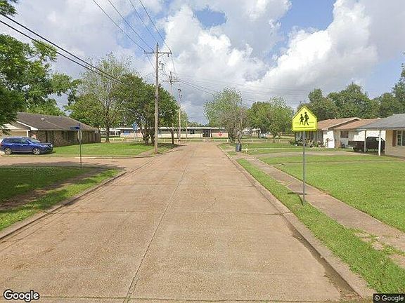 Exterior Neighborhood (street photo)