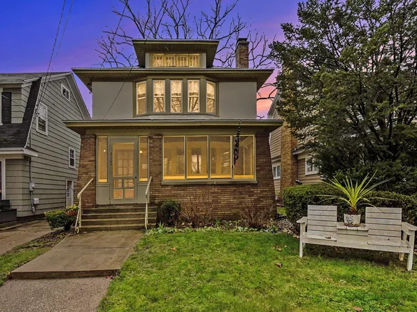 2100 Wealthy St SE, East Grand Rapids, MI 49506