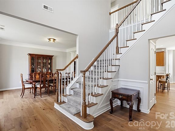 5th image of 2543 N Legacy Park Blvd