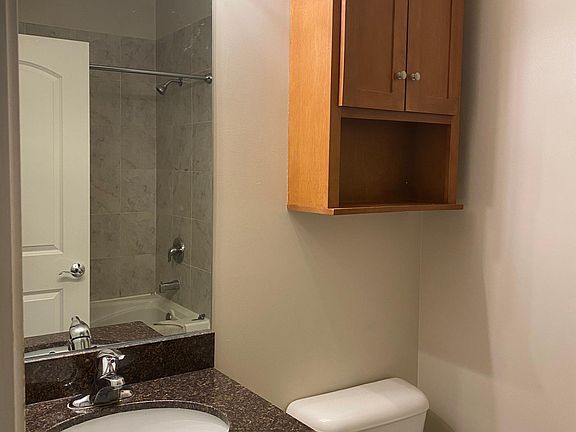 5th image of 6635 W Belmont Ave #3