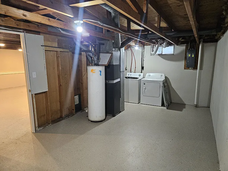 2516 Sheridan Ave — Photo 14