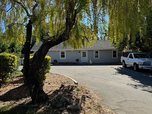 1475 Mountain View Ave #A Photo 1