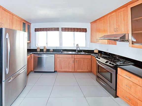 4th image of 126 Westdale Ave