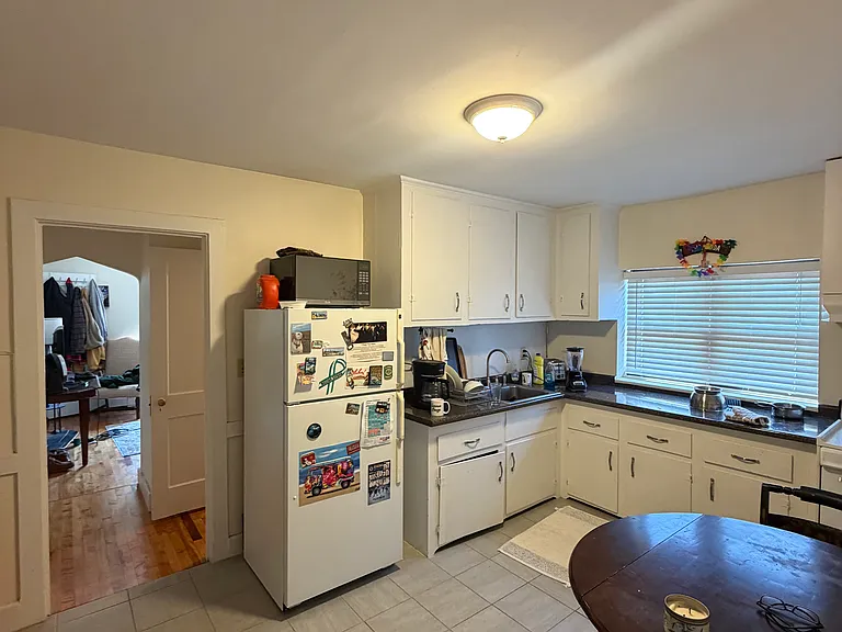 32 Brock St #4 — Photo 2