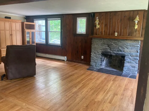 823 Glen Rd, Orange, CT 06477