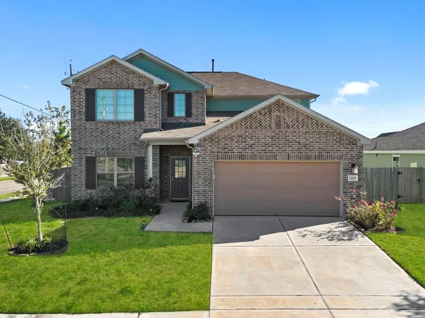 1203 Lancer Leap Dr, Alvin, TX 77511