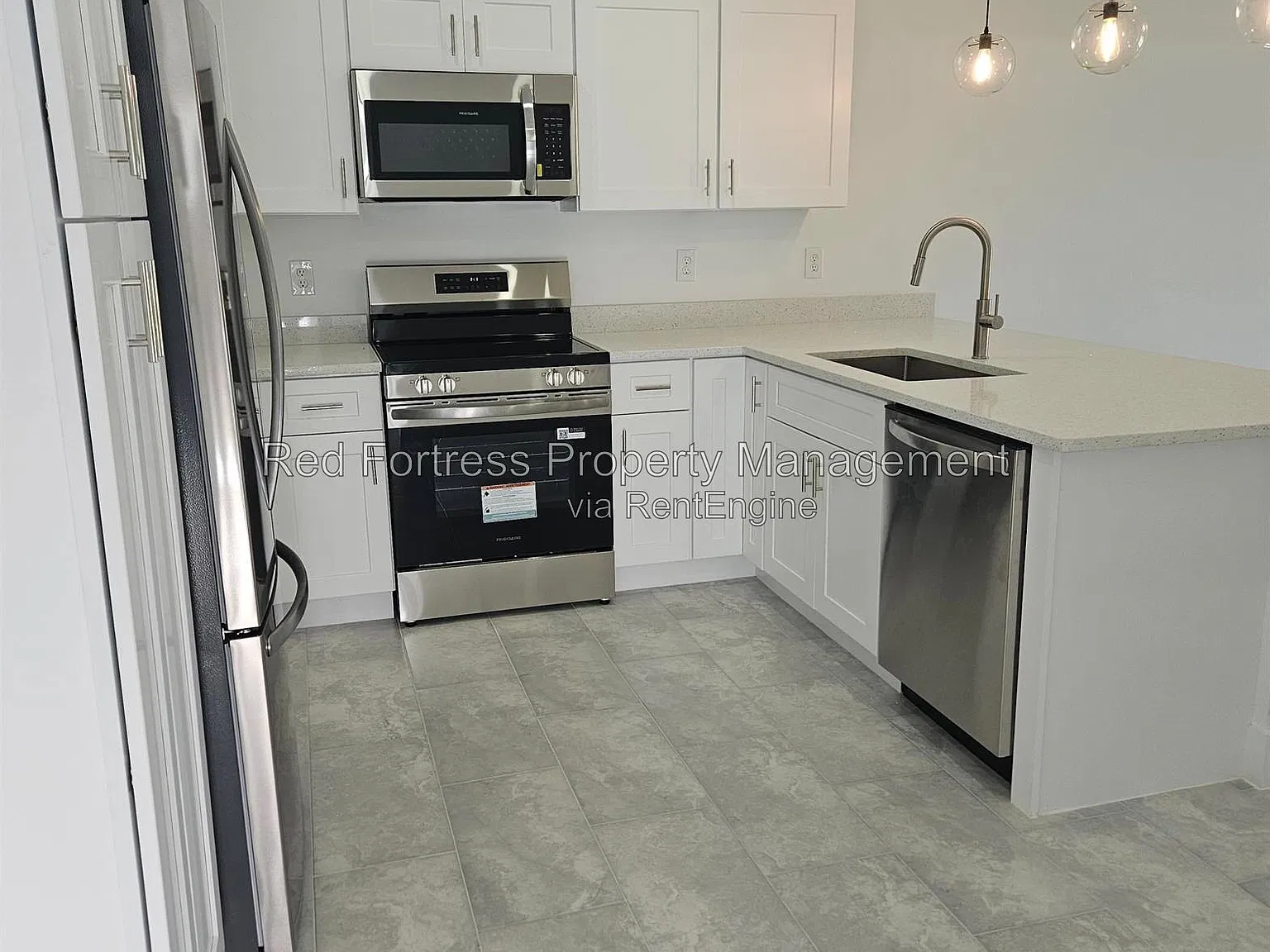 3 bed, 2.0 bath, 1630 sqft, $1,900 — Photo 2