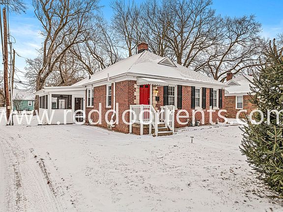 4th image of 5881 Rosslyn Ave
