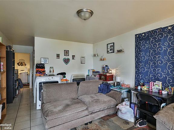 4th image of 217 Pen Argyl St