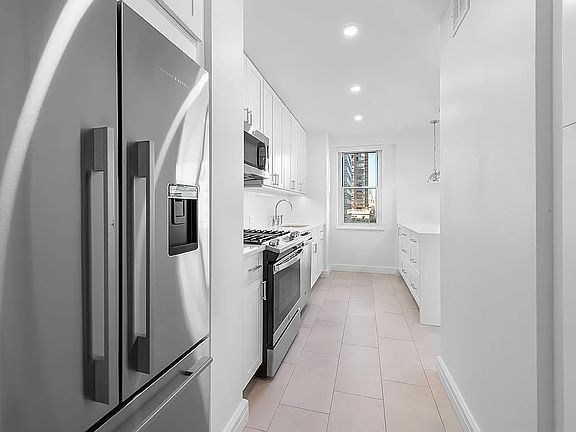 3rd image of 215 E 68th St APT 10S