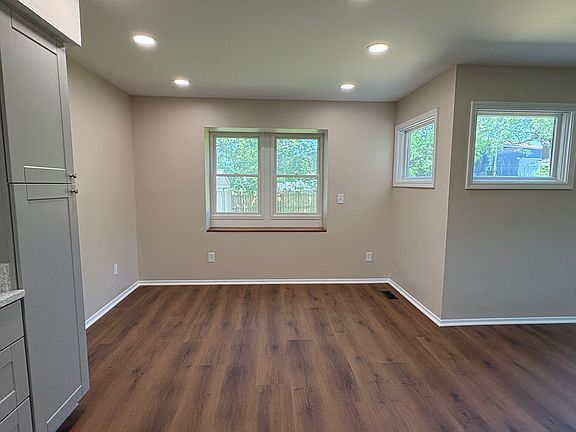 5th image of 394 Huntland Ln