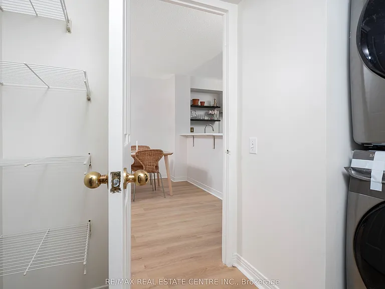 942 Yonge St #616 — Photo 26
