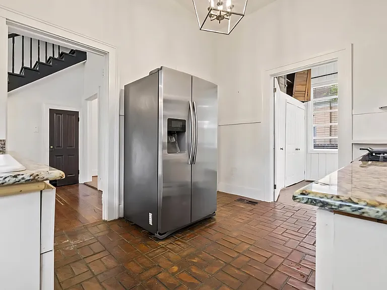 24 Houston St — Photo 11