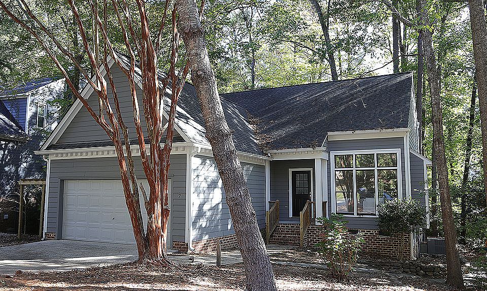1st image of 7 Wexford Dr