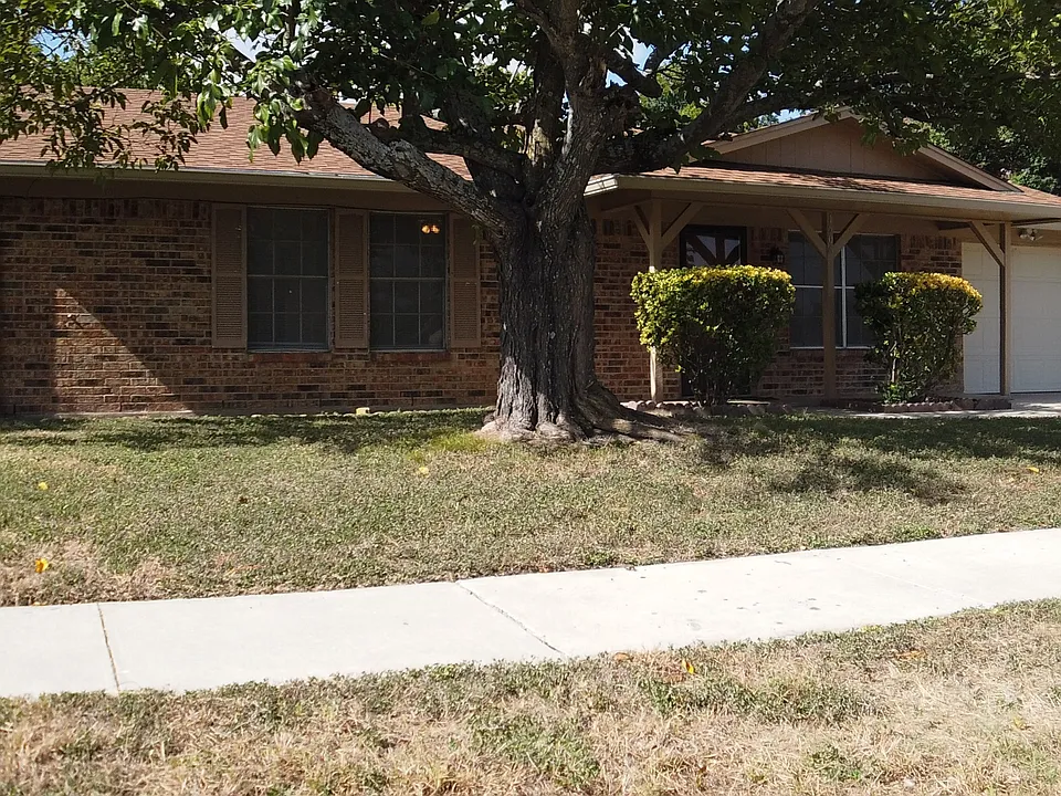 1506 McCreary Ave