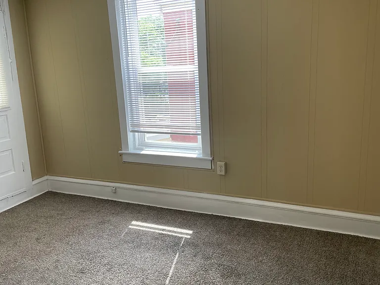 934 Hill Ave — Photo 9