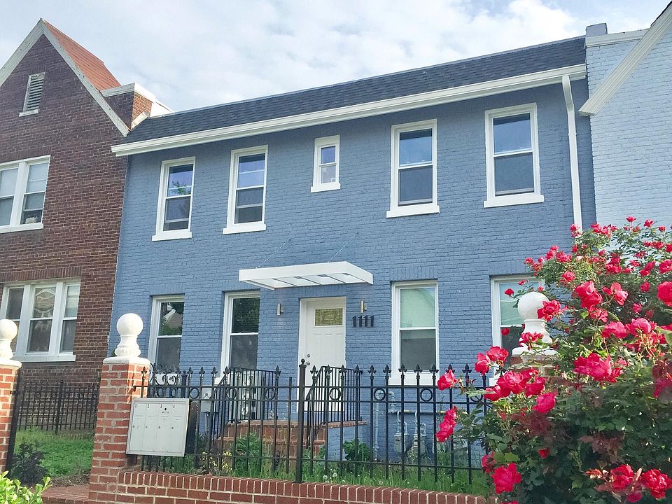2nd image of 1111 Penn St NE APT 2