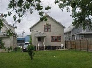 428 Woodlawn Ave, Aurora, IL 60506