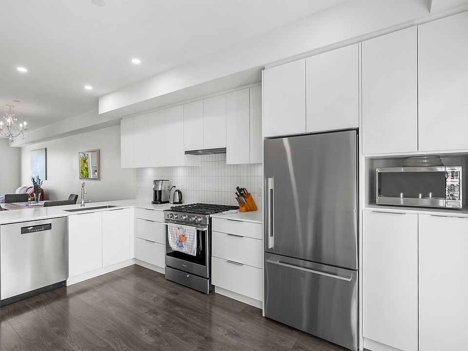 1st image of 4292 Wolf Way #15