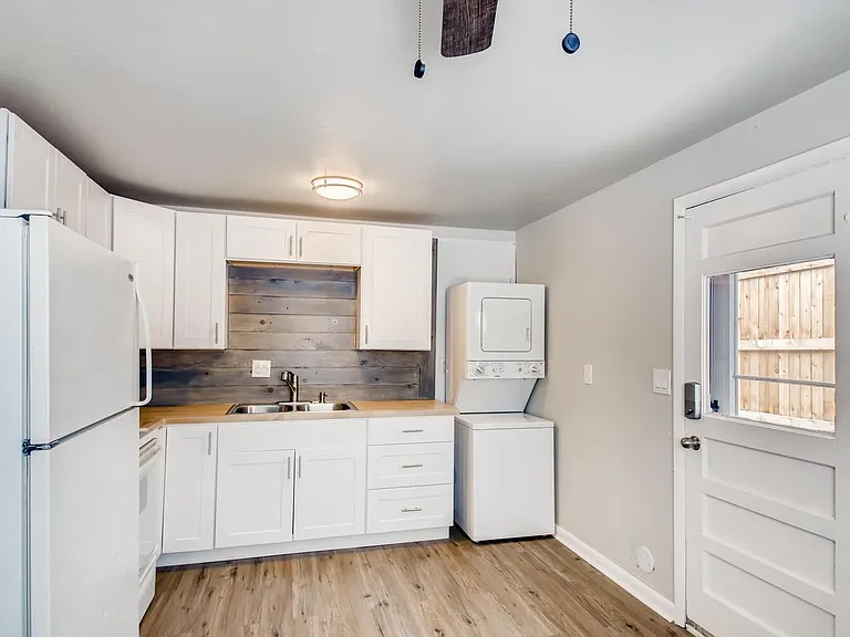 3225 S Huron St — Photo 6