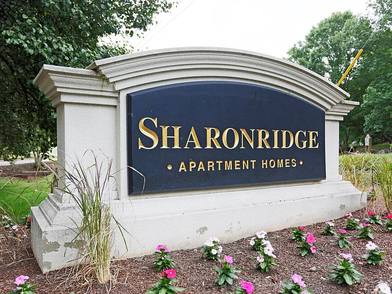 Sharonridge Apartments — Photo 8