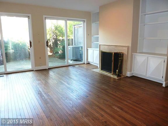 5th image of 4325 Embassy Park Dr NW