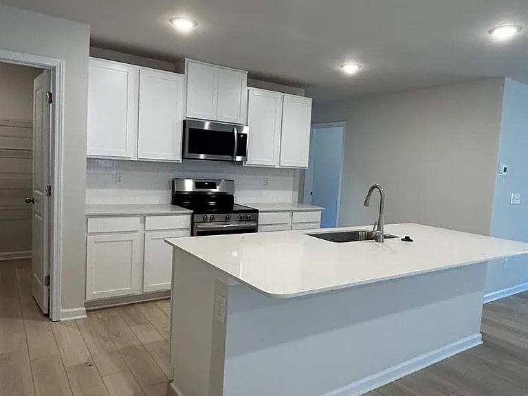 2533 Trollinger Dr — Photo 8