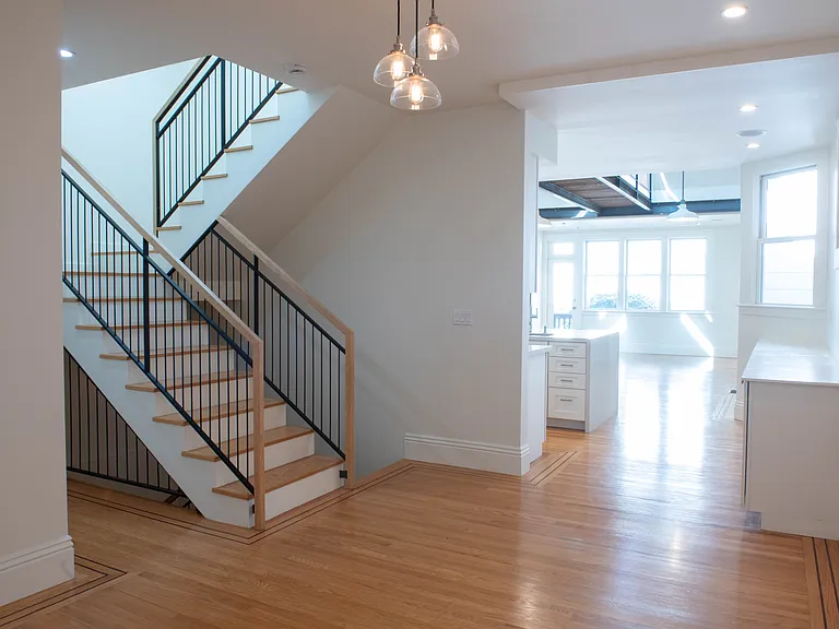 1045 Sanchez St — Photo 10