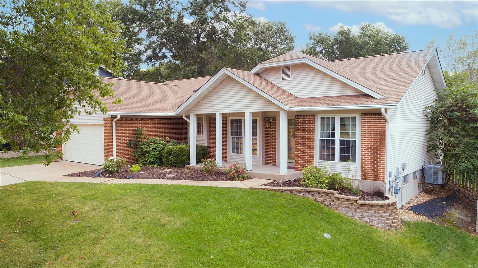 2431 Forest Leaf Pkwy photo 1