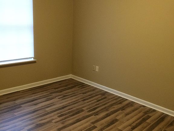 2nd image of 430 Gibson Ln APT 26