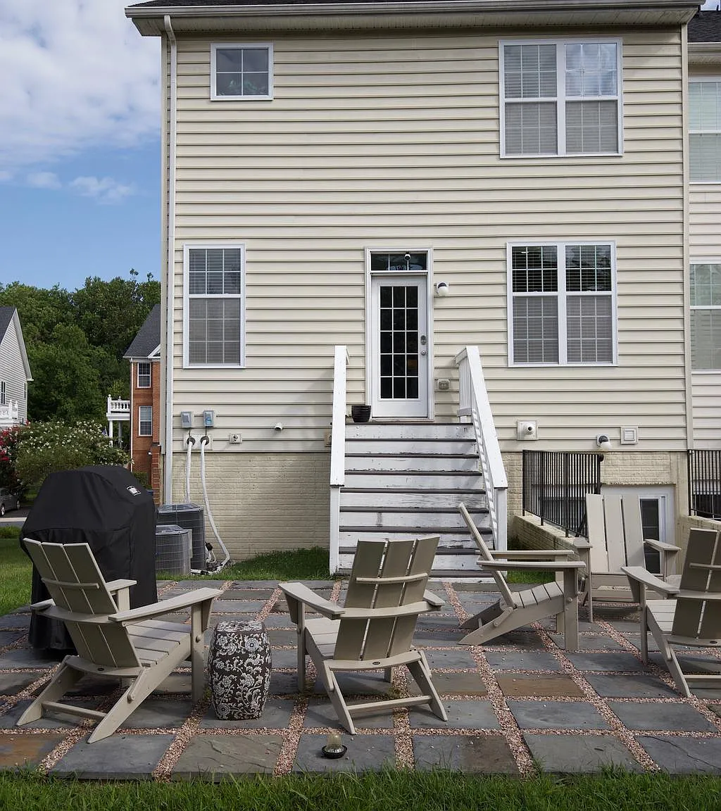 3 bed, 3.5 bath, 3120 sqft, $3,650 — Photo 3