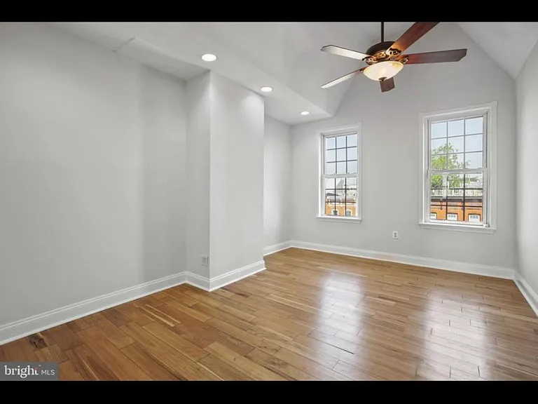 1640 S Charles St — Photo 35