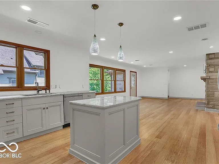 760 W Pine St — Photo 12