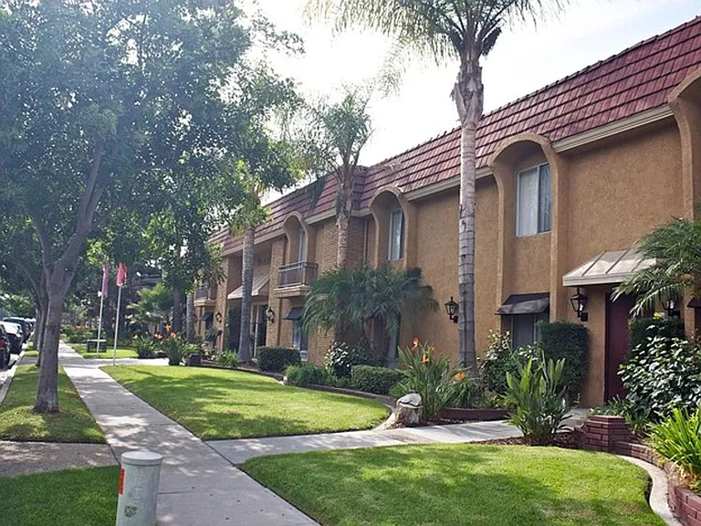 Arrowhead Apartments — Photo 6